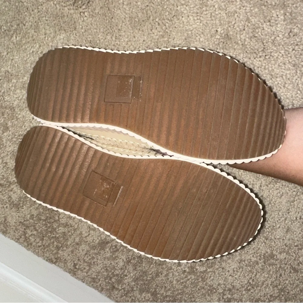 Platform Knit Lace-Up Sneaker - Cream - Picture 5 of 8